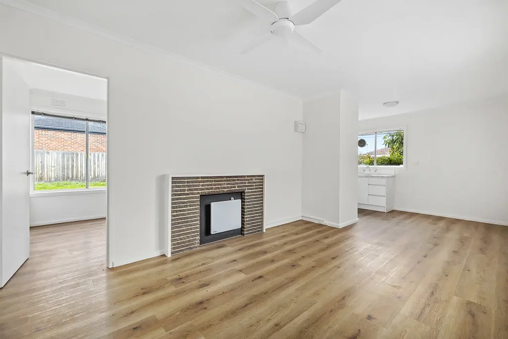 GOOD AS NEW - Unit 7 Available!