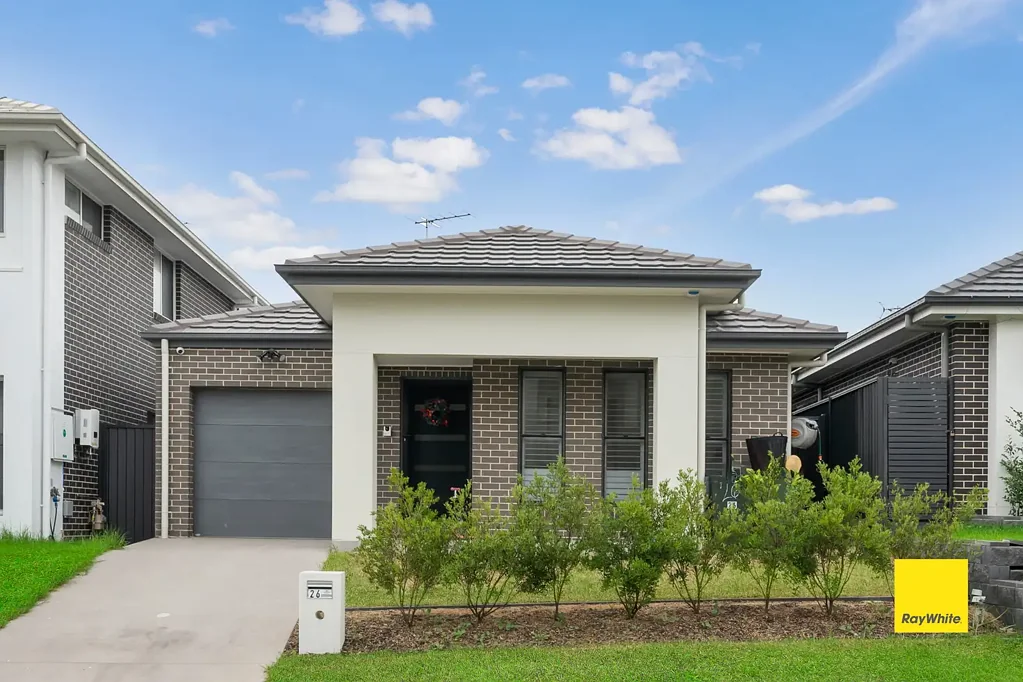 A near new spacious house close to all amenities