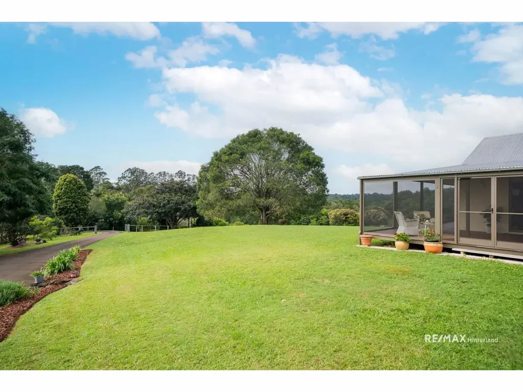 North Maleny 5chambre PRICED TO SELL WITH SUBDIVISION POTENTIAL!!!