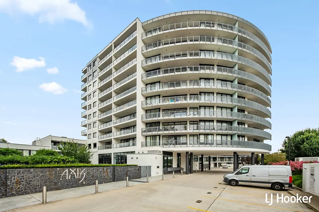 Spacious Two-Bedroom Apartment in Lyneham