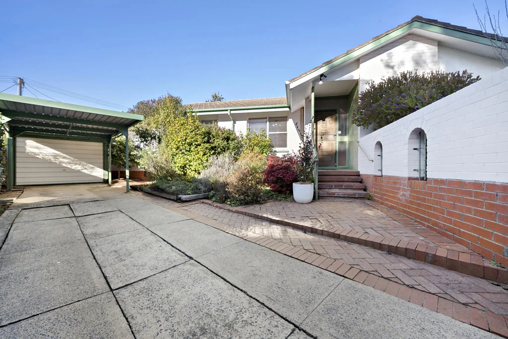 15 Field Street, Watson, ACT 2602