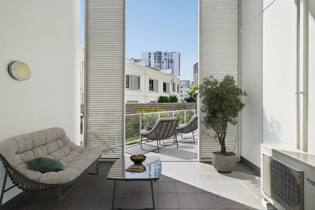 Light filled split Level Apartment with sought after northerly aspect