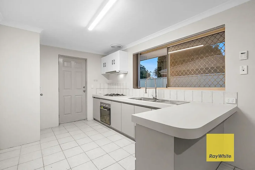 Thornlie 5Phòng ngủ Spacious Family Home with Multiple Living Areas