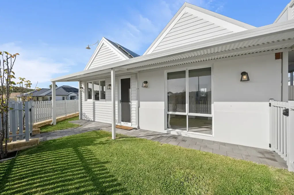 Charming Parkside Haven in Golden Bay