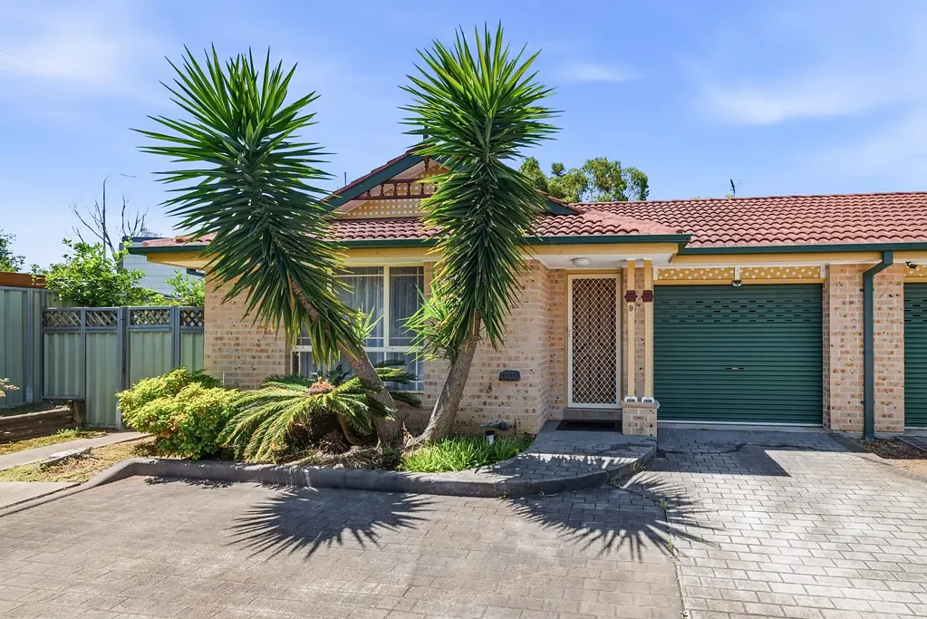 Ingleburn 2chambre Perfectly Located Villa with Spacious Living!