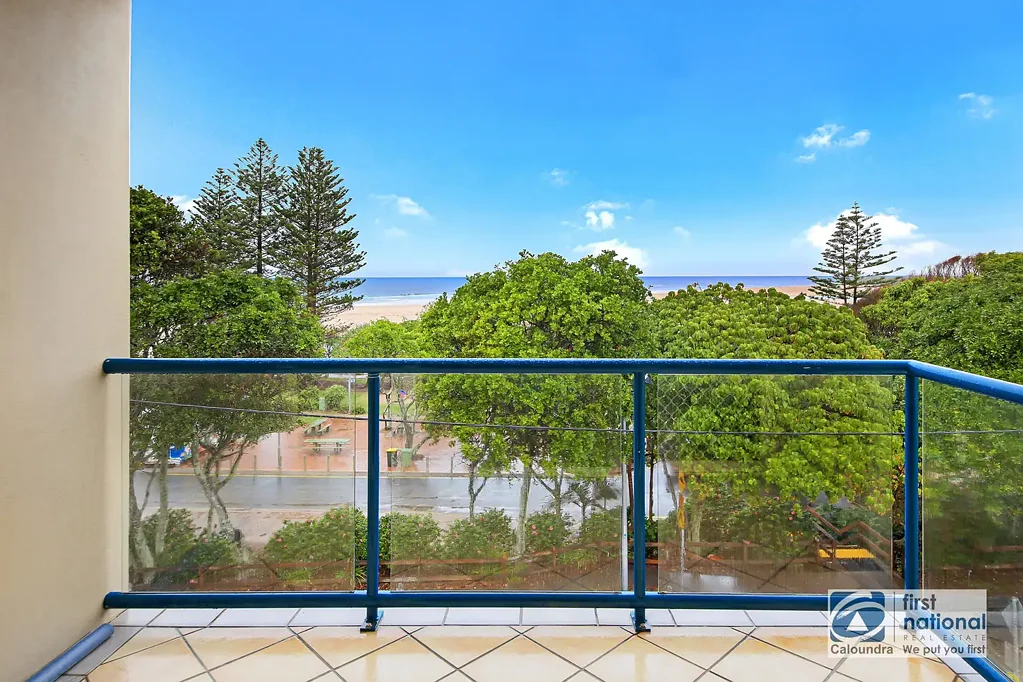 Fully Renovated Beachfront Haven - Opposite Happy Valley