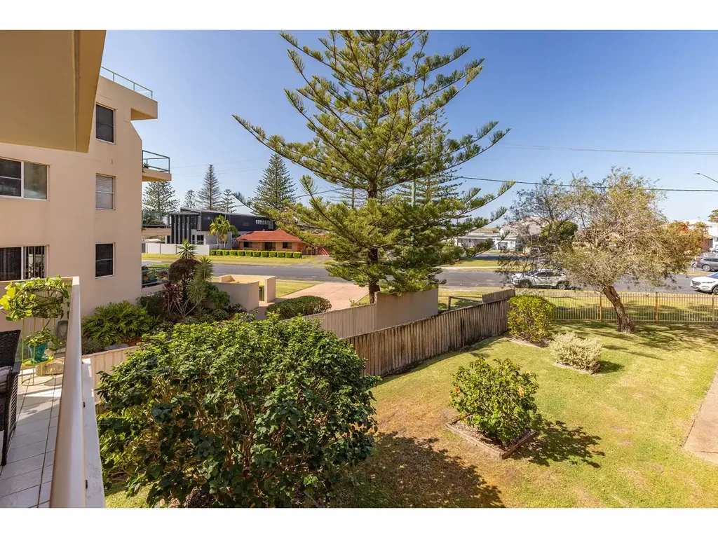 Tuncurry 2房  Stunning renovated unit in lakeside location!