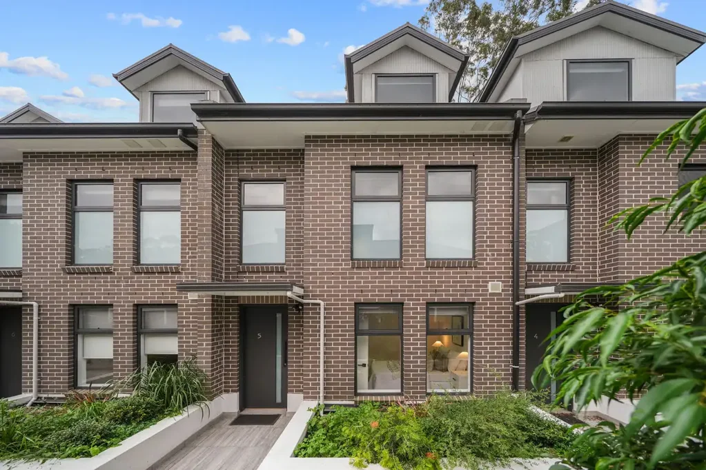 Dundas Valley 2침실 Brand New 2 Bedroom + Study Townhouses in Prime Dundas Valley Location