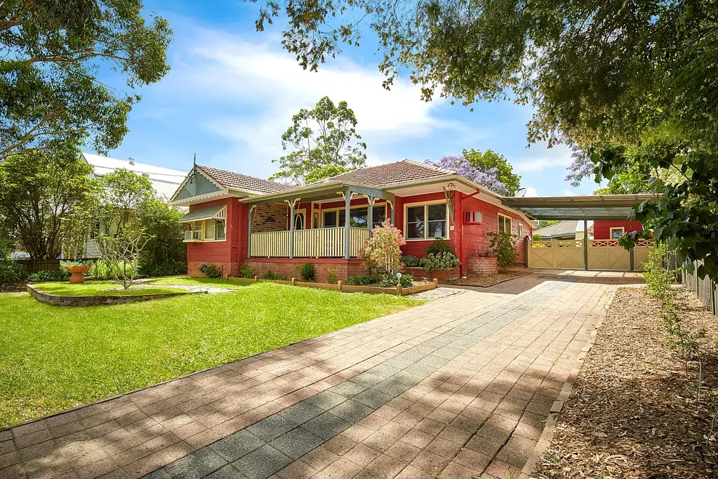 Berowra 4Kwarto Charming Family Living with Expansive Level Grounds