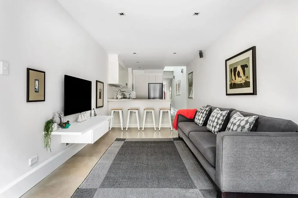 Contemporary and Stylish Terrace