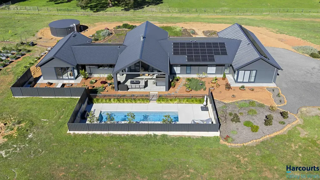 Lower Chittering 4房  Where Passive Design Meets Country Luxury
