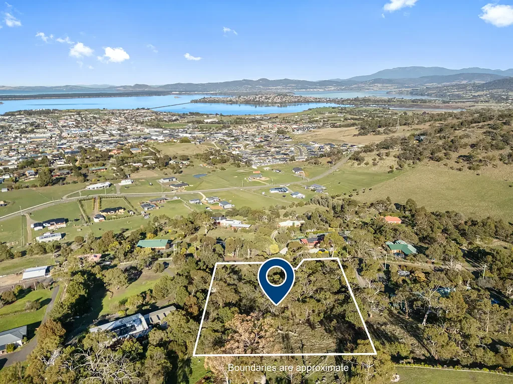 Sorell  Generous Land Area in the Heart of Sorell