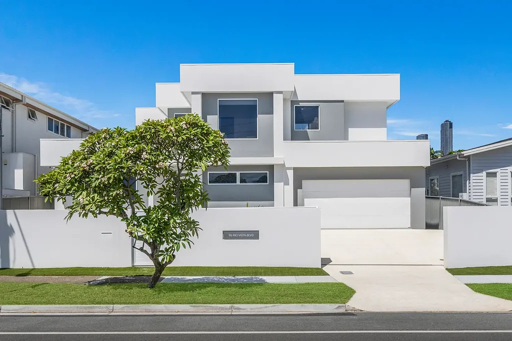 Broadbeach Waters 5Kwarto East-Facing Waterfront Masterpiece With Iconic Broadbeach Skyline Views