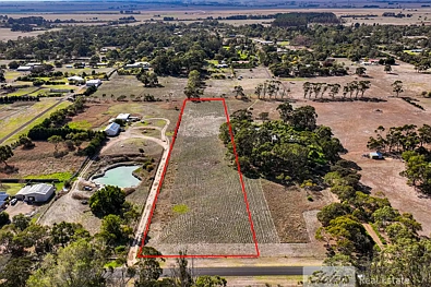 Millicent Acreage Living in Popular Location!