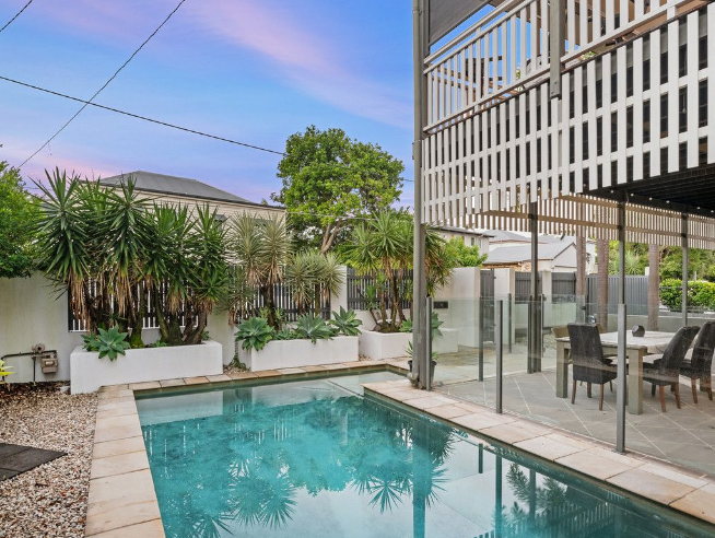 43 MOSSGROVE ST, WOOLLOONGABBA QLD 4102, 0 Kuwarto, 0 Banyo, House