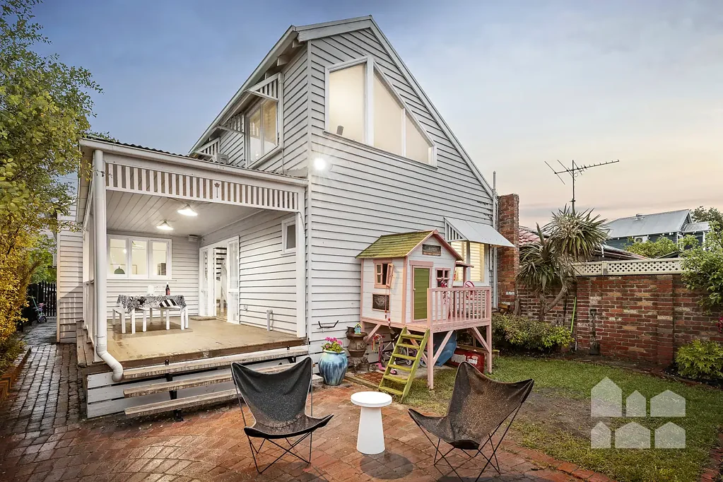 Kingsville 3બેડરૂમ Character, Space and Lifestyle in a Coveted Kingsville Address