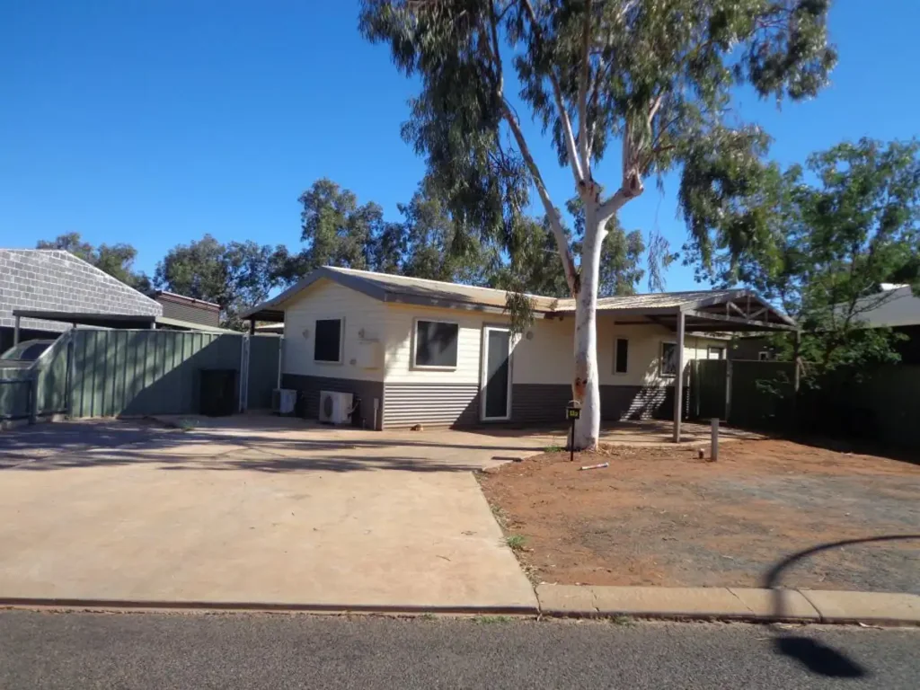 2 Bedroom | 1 Bathroom | Private Courtyard
