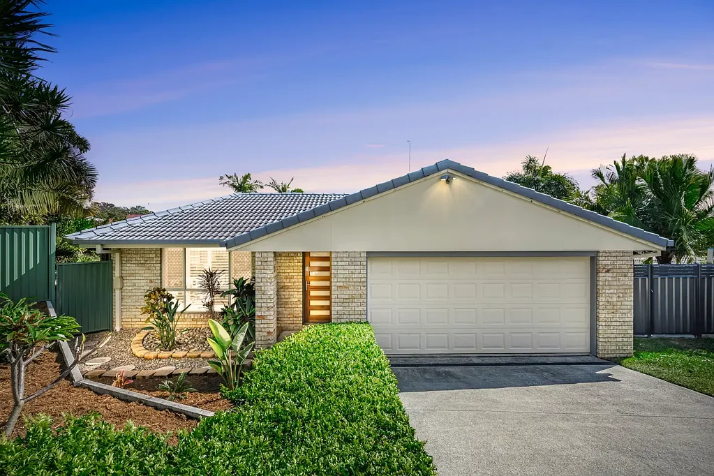 Warner 4 Bedroom Family Living in a Quiet Cul-de-sac