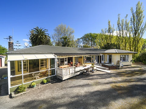 Newbury 4房  Big & Built-Tough Country Living