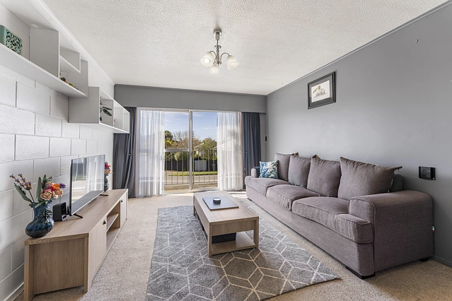 1/93 Racecourse Road, Sockburn
