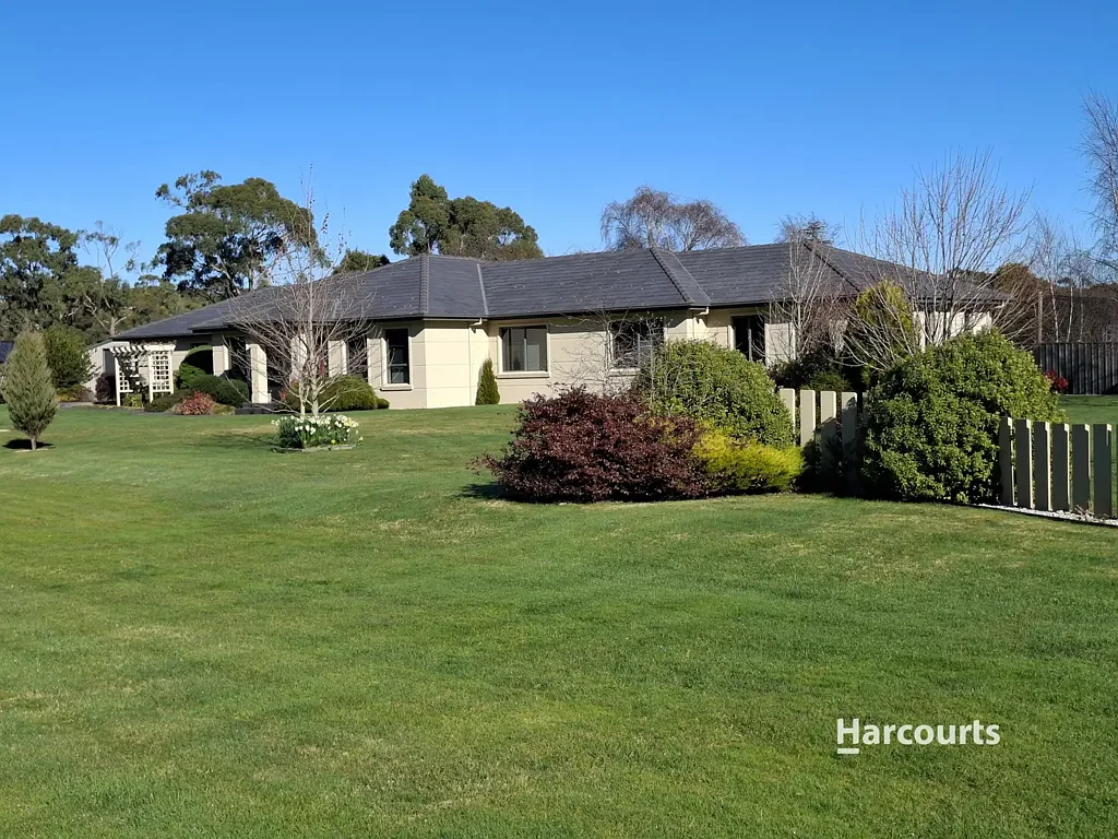 West Ulverstone 4chambre Size, Elegance and Practicality!