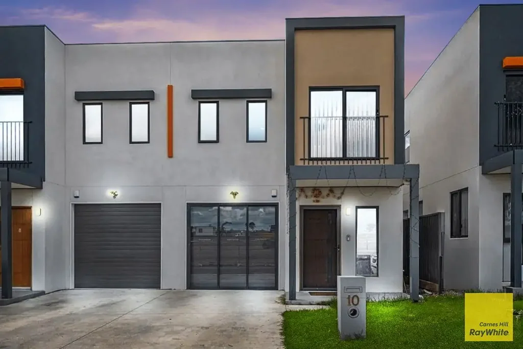 Austral 5 Bedroom Spacious Family Home !!