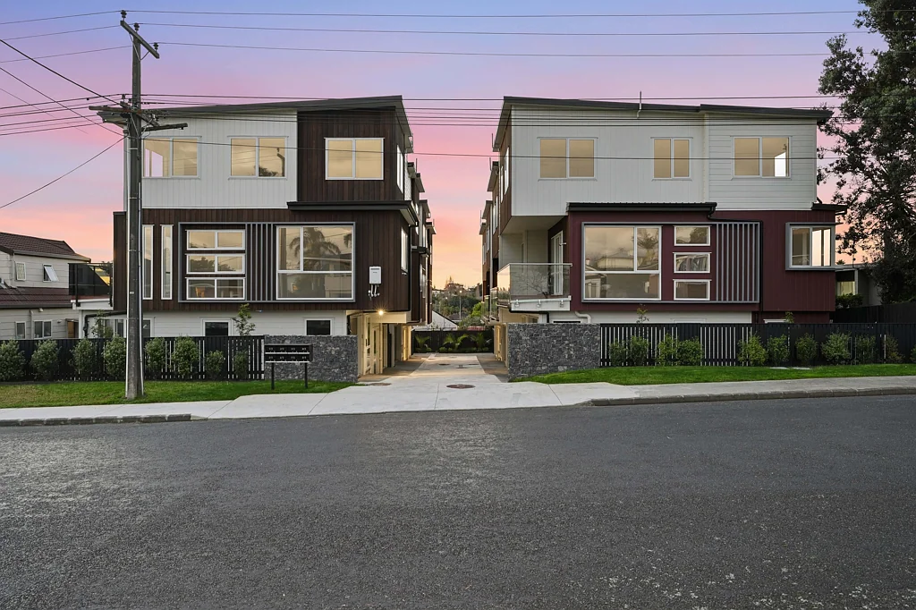 Belmont 4房  3 & 4 Bedroom Options With Gardens!
