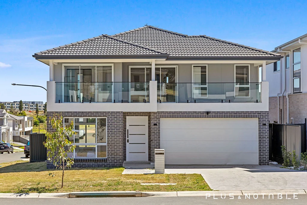 Box Hill Box Hill 中心地带的现代家庭生活 Modern Family Living in the Heart of Box Hill