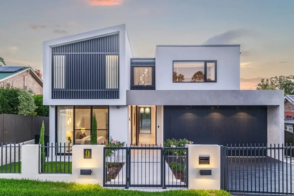 Hornsby 5房 全新建筑师设计 高端装修 宏伟入口 自然光线充足 设计师厨房 Taj Mahal Quartzite岛台 豪华主卧 酒店式套间 度假村风格户外 温水游泳池 景观花园 Brand New Architectural Masterpiece in a Premier Lifestyle Locale