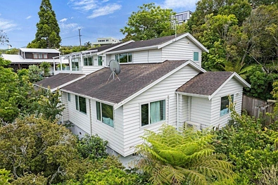 Charming 4-Bedroom Home with Double Garage!