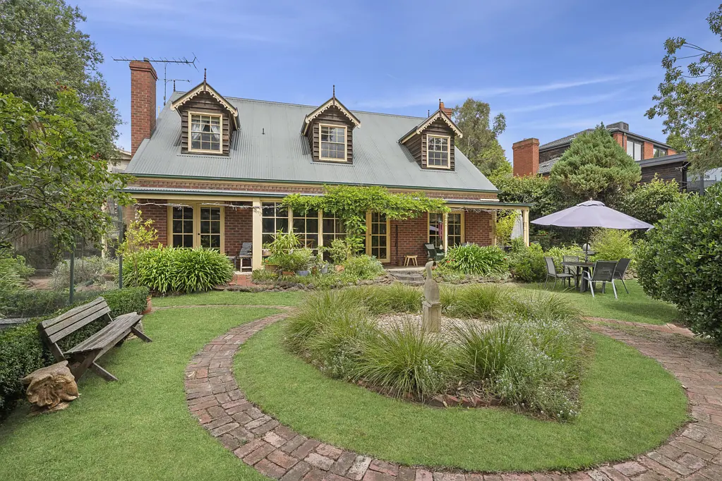 16 Summerhill Terrace, Highton, VIC 3216