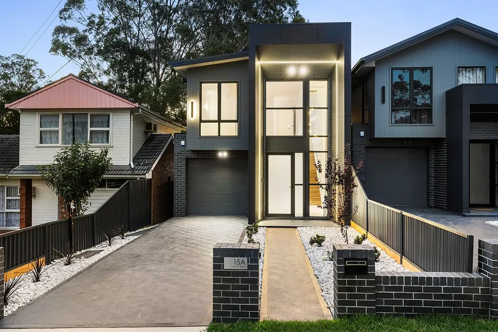 Cabramatta 5Kwarto Detached Luxury Duplex