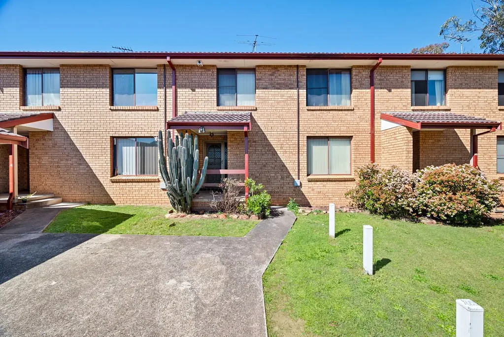 Leumeah 3 Bedroom Stylish & Convenient Townhouse Living in Leumeah