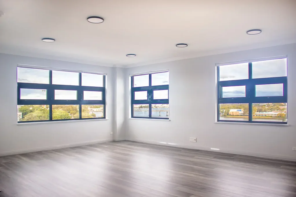 Penthouse Prestige | Luxuriously Renovated Top-Floor Residence with Panoramic District Views