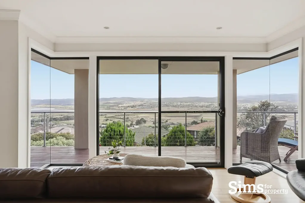 Riverside 4Zimmer Expansive, high quality, beautifully appointed home.