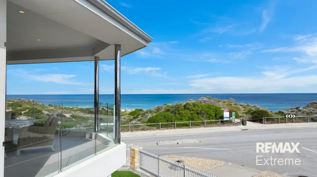 Yanchep 4房  OCEAN FRONT MASTERPIEACE WITH SELF-CONTAINED GRANNY FLAT!