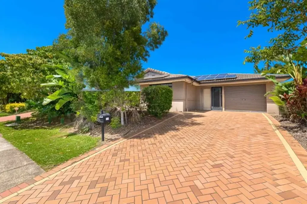 SPACIOUS FAMILY HOME | PRIME MOLENDINAR LOCATION | CONVENIENT LIFESTYLE