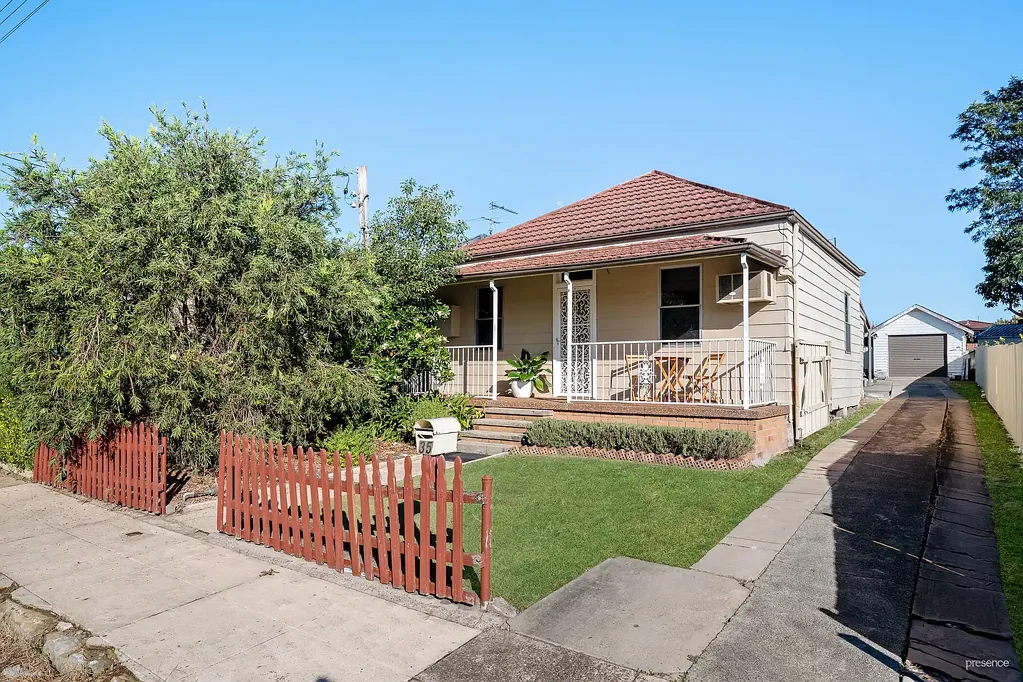 Wallsend 3房  Delightful Miner’s Cottage with Room to Grow on Generous Versatile Block