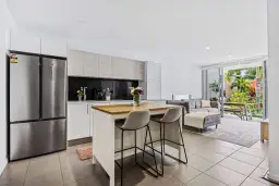 1205/6-8 Waterford Court, Bundall