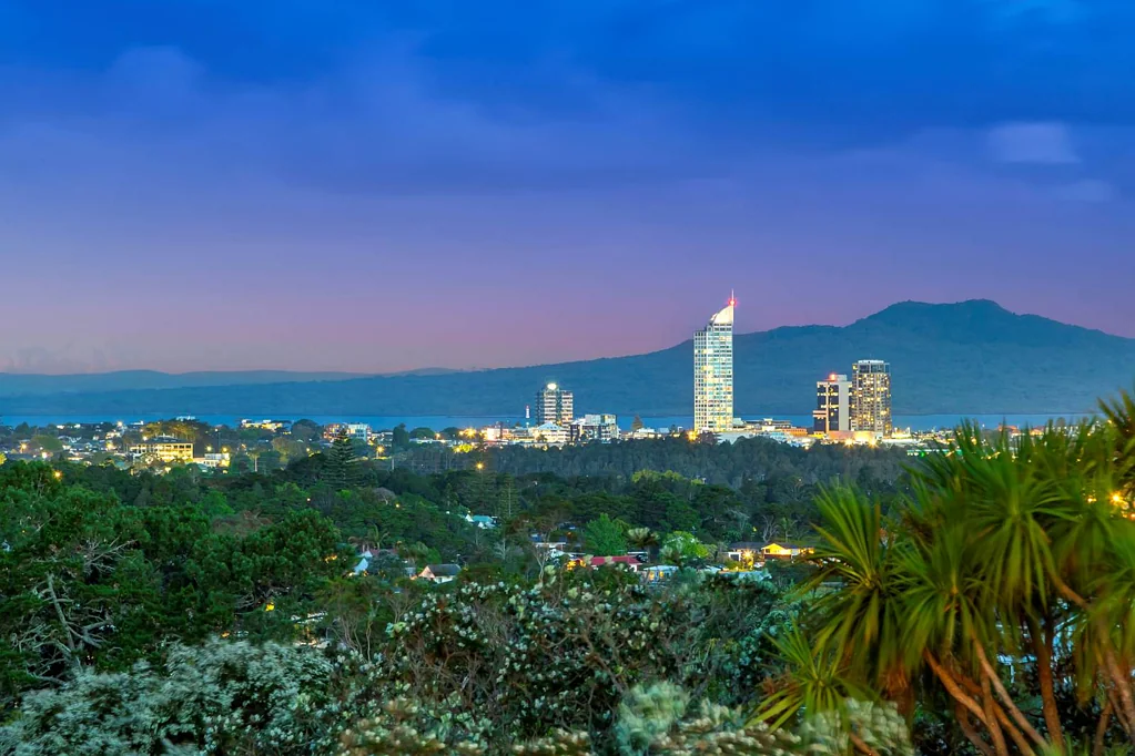 Hillcrest 4 Slaapkamer Newly Renovated Home with Sea Views on 1,186m²