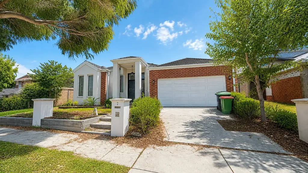 FOR LEASE – Beautiful Family Home in Craigieburn