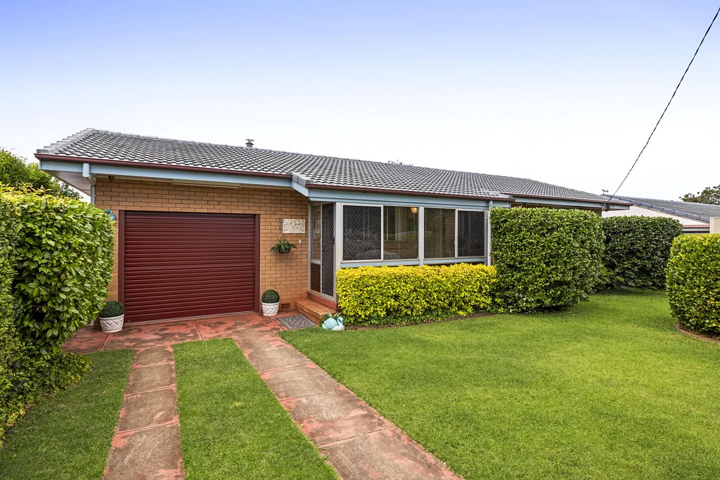 39 Croxley Street, Harristown, QLD 4350