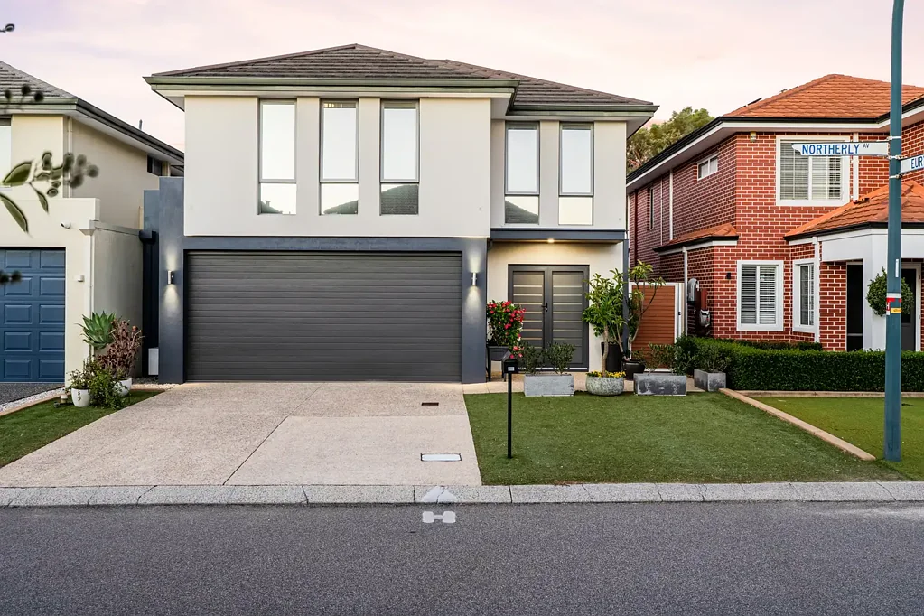 Ascot 4房  Executive Living in a Prestigious Riverside Enclave!