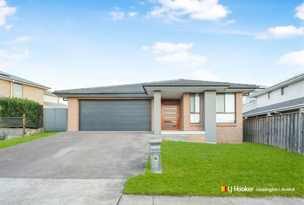 Oran Park 4 Bedroom Room For Everyone!