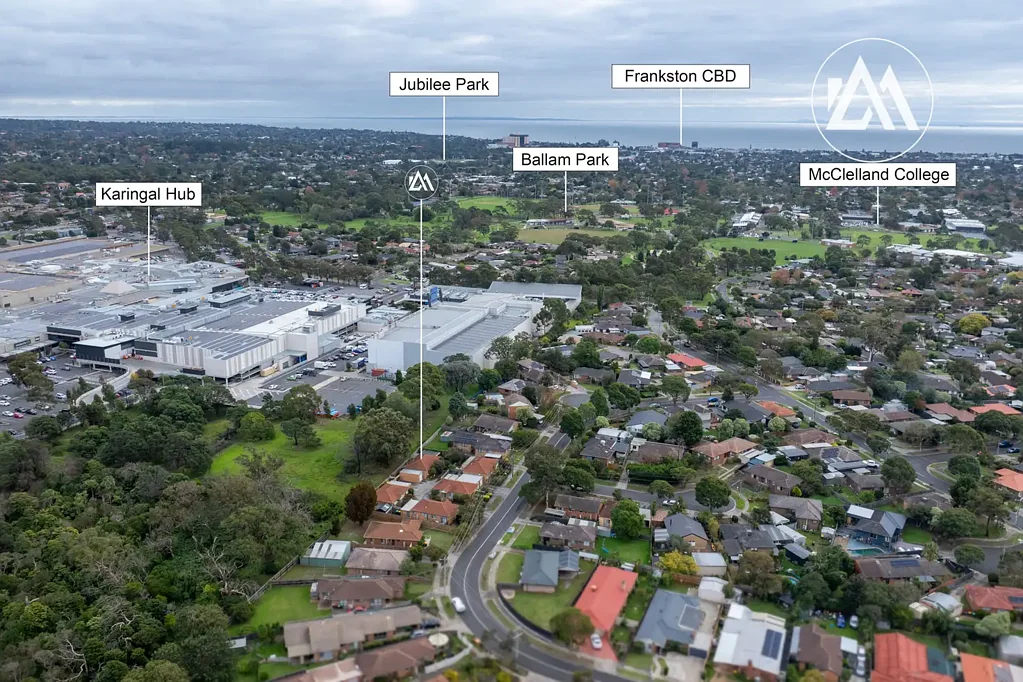 Frankston 2房 宁静维护良好 两居室单元 北向采光充足 宽敞起居区 私密低维护 便利生活吸引 车位车库齐全 步行Karingal Hub Easy Living Just Moments from Karingal Hub