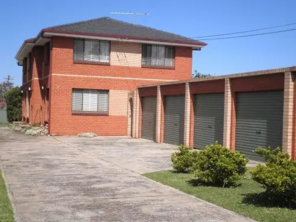 Two Bedroom Townhouse in Central Location