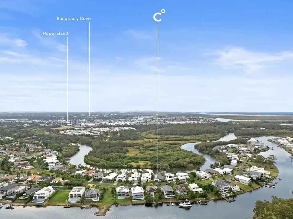 Helensvale 5ਬੈੱਡਰੂਮ North Facing Main Water Position within Serenity Shores
