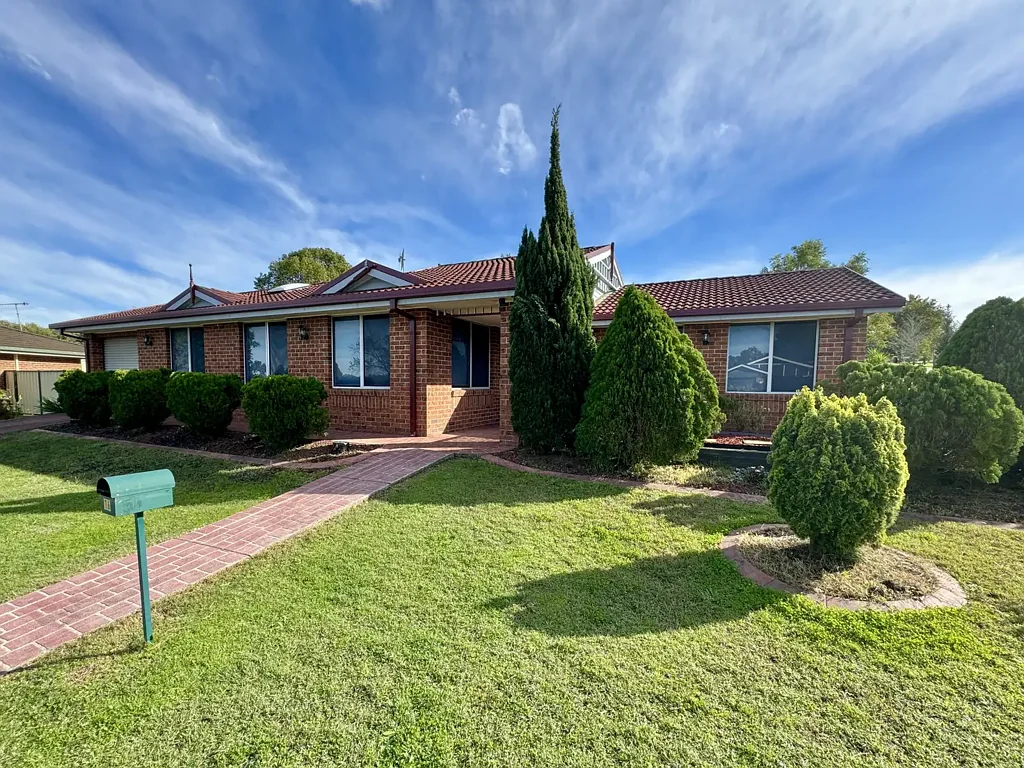 Family Living in a Convenient Blue Haven Location
