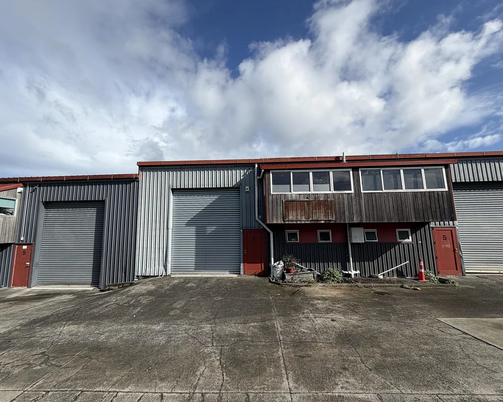 East Tamaki Functional 142sqm warehouse in secure complex
