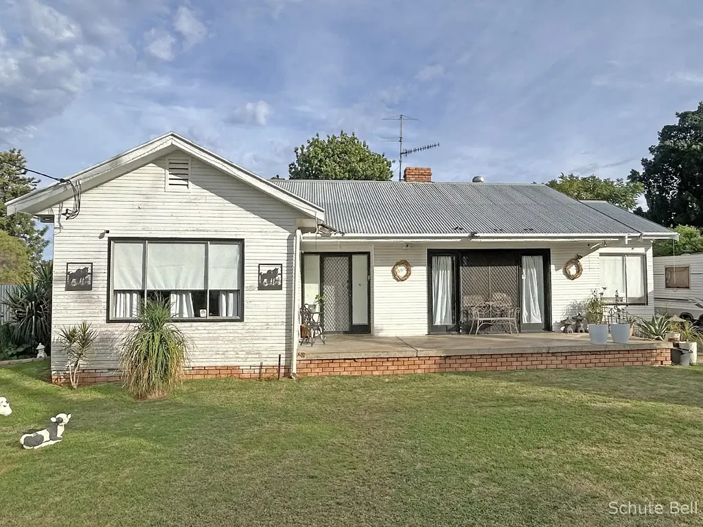 Bourke 4침실 Spacious open plan living house in a great location